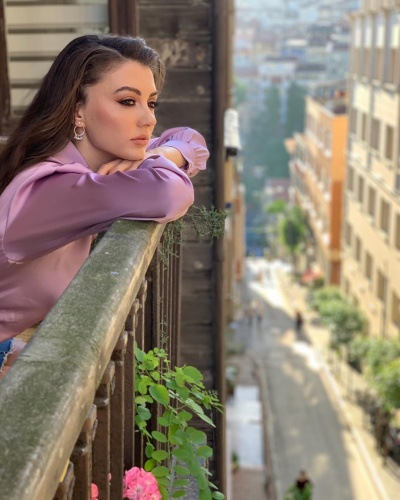 Burcu Özberk fotoğrafları 44