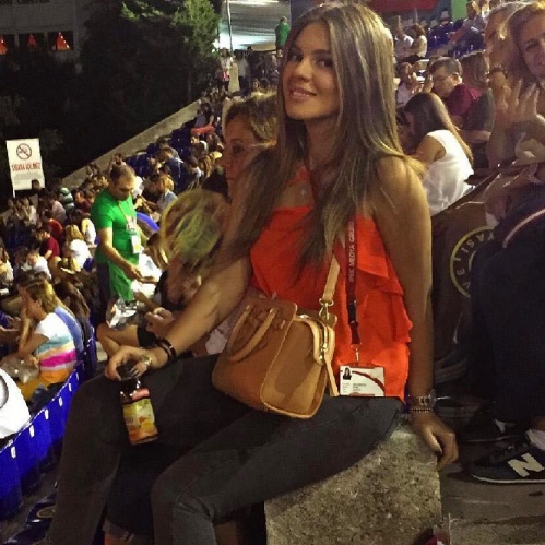 Merve Dinçkol fotoğrafları, estetiksiz hali 134