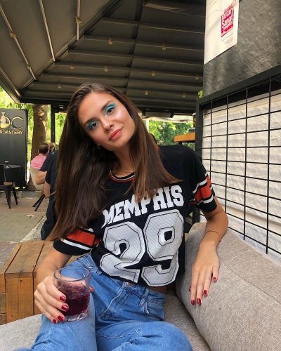 Naz Özdeğirmenci fotoğrafları 92