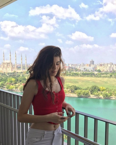 Kuaförüm Sensin Eyşan Salatan 60