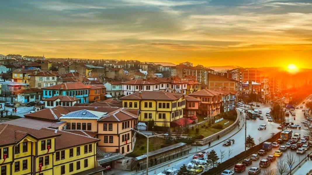 Öğrenciler kara kara düşünüyor! İstanbul’da kira fiyatları zirvede… 6