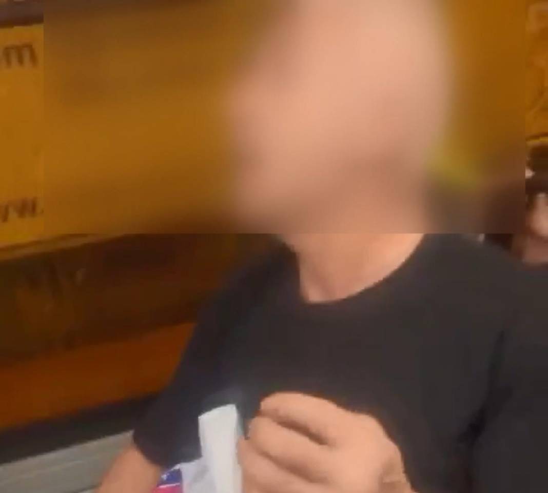 Otobüste gizlice kadının fotoğrafını çeken şüpheli yolcular tarafından yakalandı 3