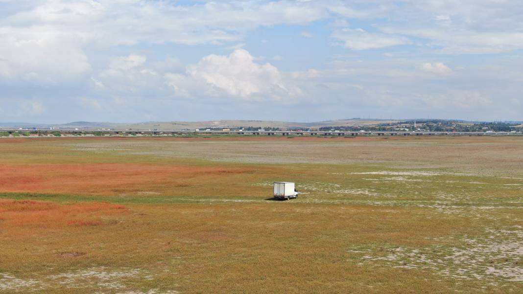 Baraj gölünde korkutan görüntüler: Adeta çöle döndü 9