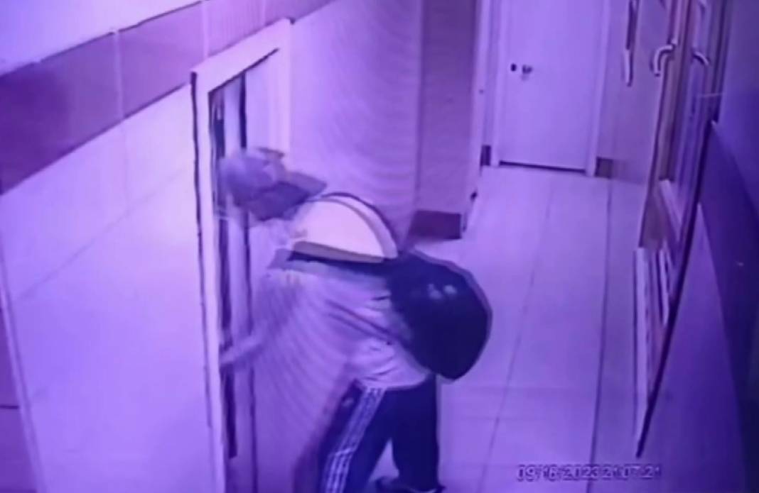 Soyunma odasında panik anları: Şaka yapmak isterken arkadaşlarını yaraladı 6