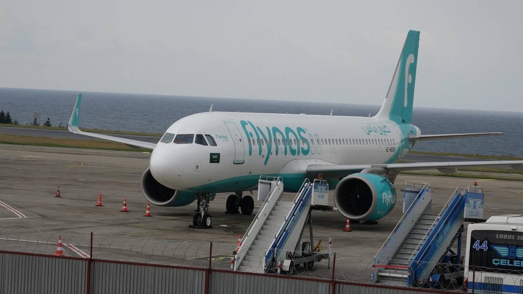 Havada korku dolu anlar: Havalanan uçak 2'nci kez acil iniş yaptı 5