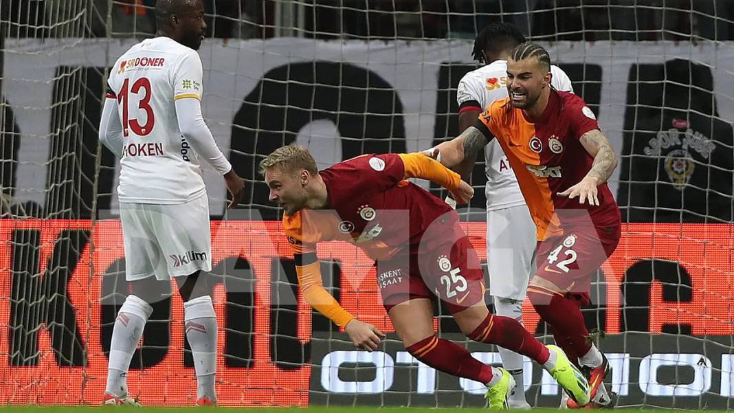 Aslan zirve yarışından kopmadı! 1