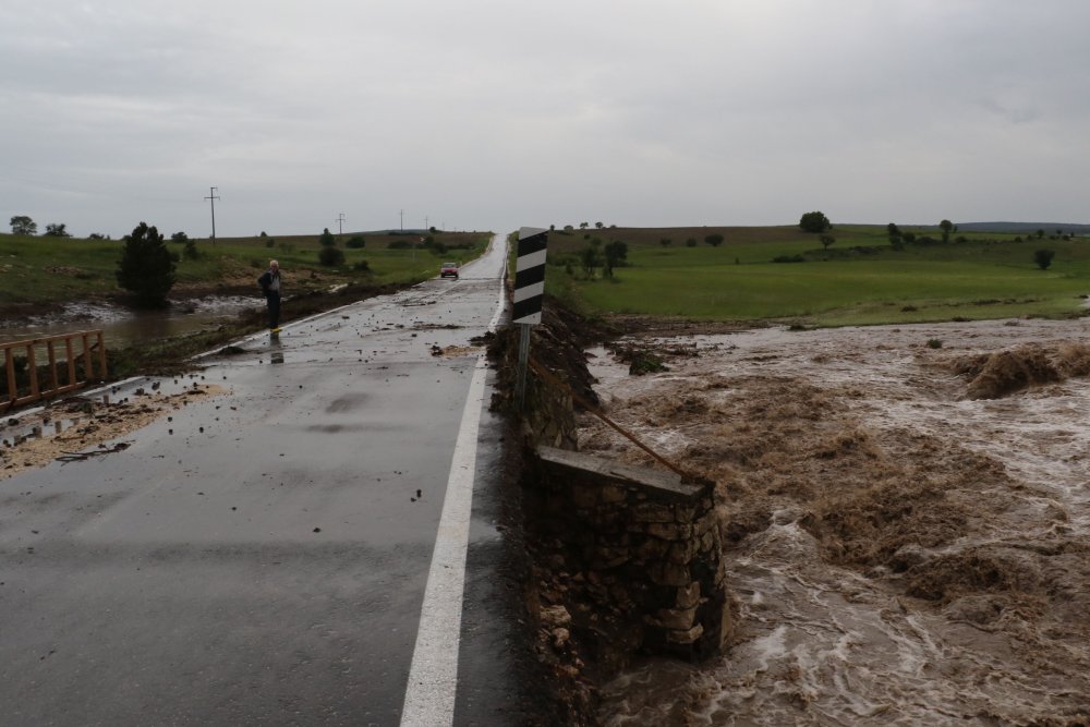 Eskişehir'i sel vurdu: Evler yıkıldı, tarım arazileri zarar gördü