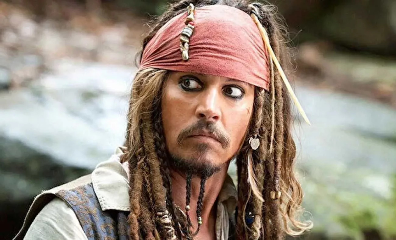 amber-heard-ile-davalik-olan-johnny-depp-karayip-korsanlarina-geri-mi-donuyor-1652080402-7783.webp
