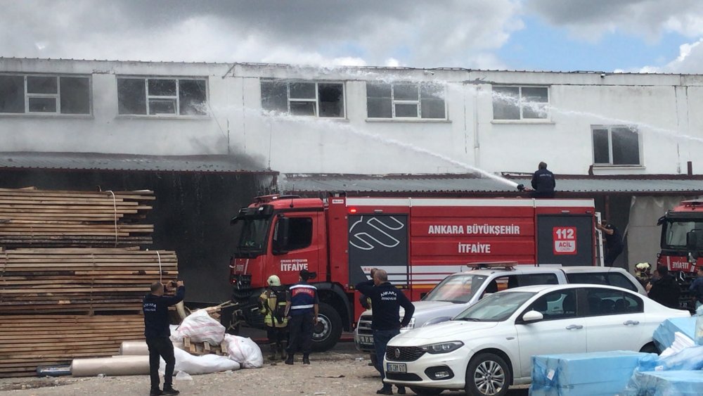 Ankara'da mobilya fabrikasında yangın