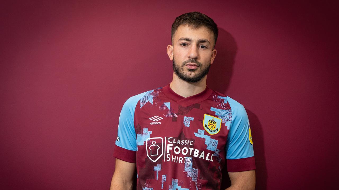 halil-dervisoglu-burnley-1907612.jpg
