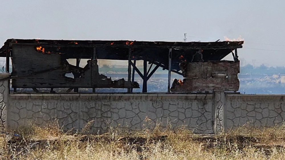 Kulübede çıkan yangın tarlaya sıçradı: 10 dönüm alan küle döndü