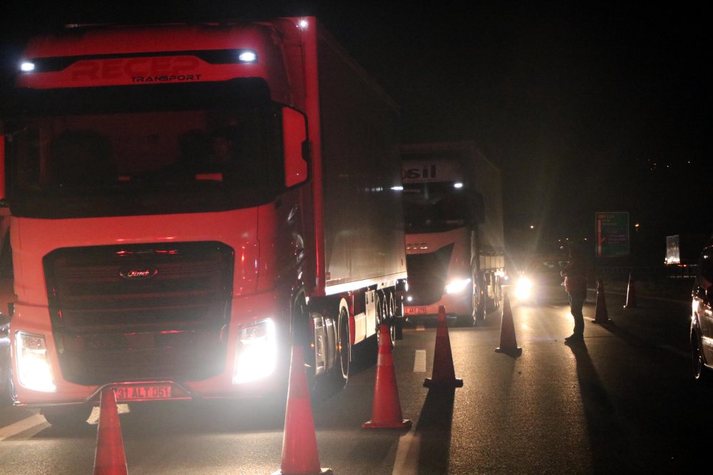 TEM'de korkunç kaza: 1'i ağır 18 yaralı