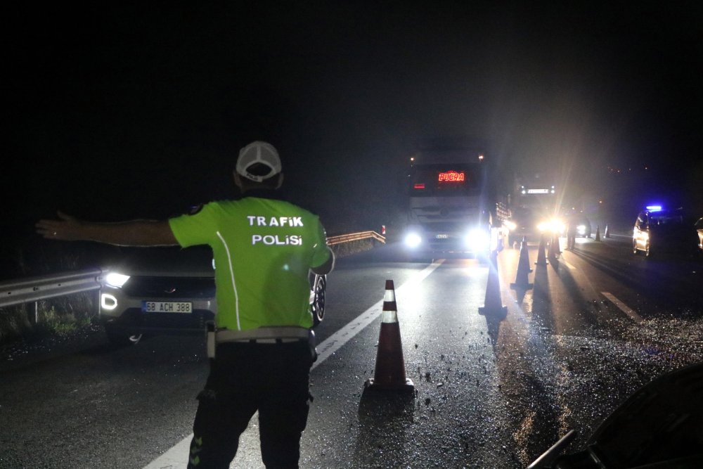 TEM'de korkunç kaza: 1'i ağır 18 yaralı