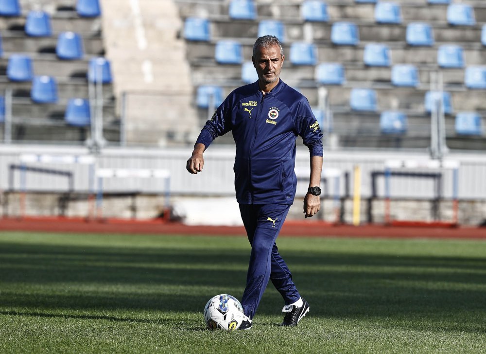 Fenerbahçe'nin Rusya kampı başladı