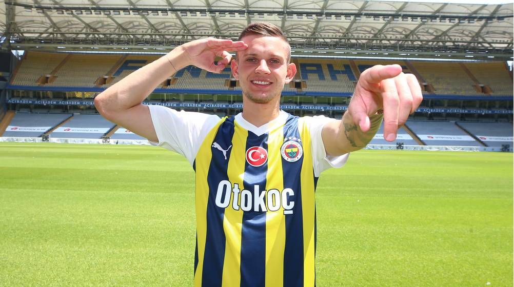 sebastian-szymanski-fenerbahce-1689186019-111402.jpg