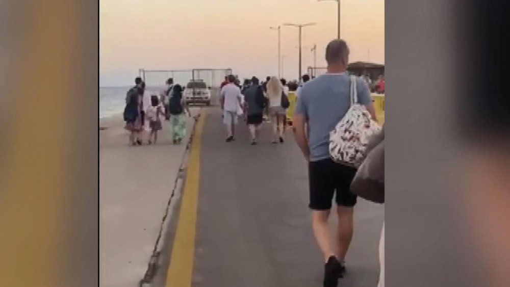 Yunanistan’dan tahliyeler sürüyor