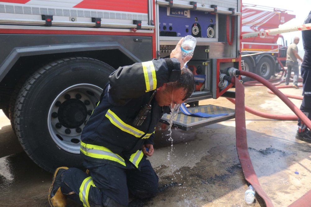 Milyon dolarlık ihracat yapan fabrika yandı