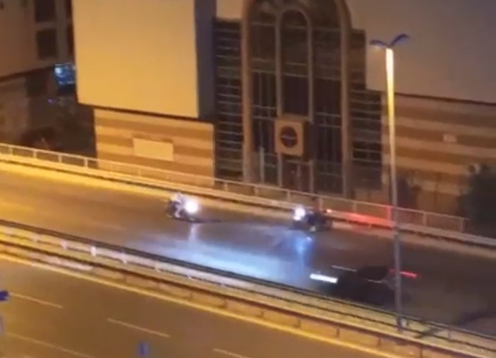 Trafikte tehlikeye davetiye: Ters yönde ve tek tekerlek üzerinde ilerlediler