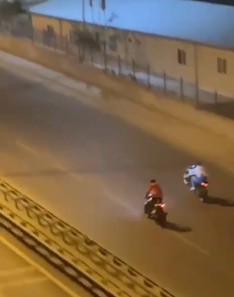 Trafikte tehlikeye davetiye: Ters yönde ve tek tekerlek üzerinde ilerlediler