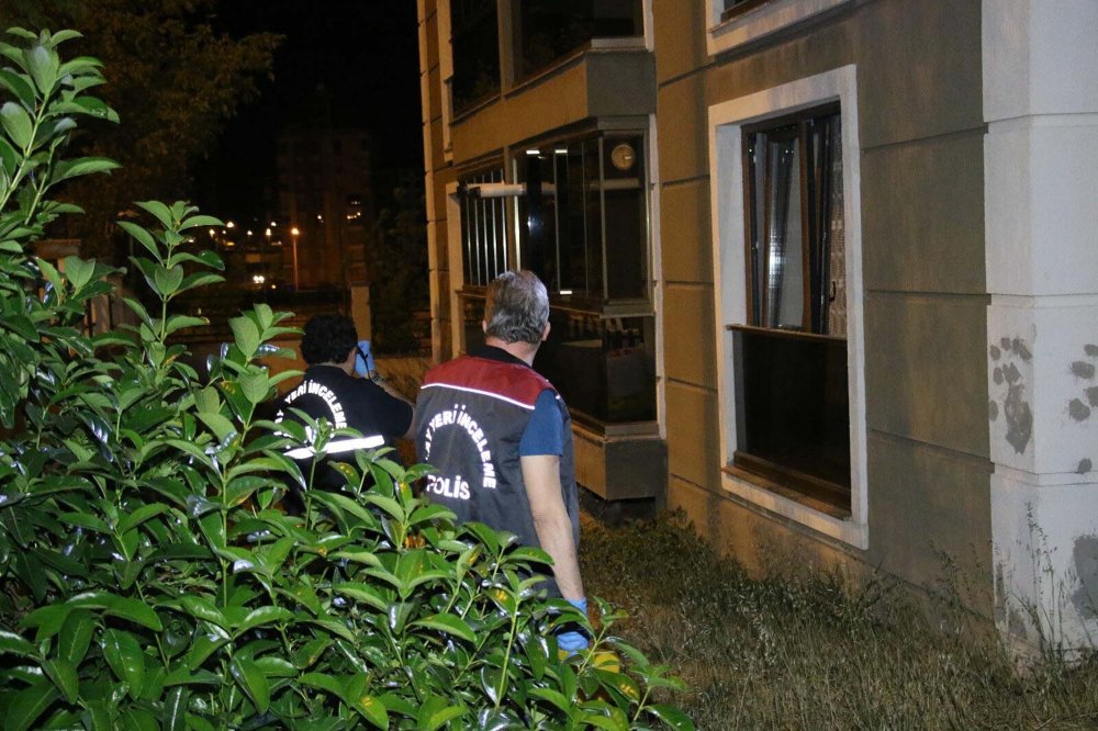 7 ay önce evlendiği eşini 'kıskançlık' nedeniyle öldürmüş