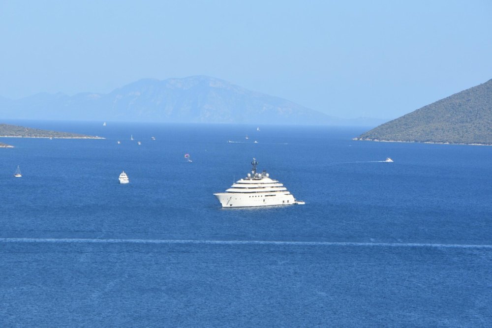 Manchester City'nin sahibi Şeyh Mansur'un yatı Bodrum'da