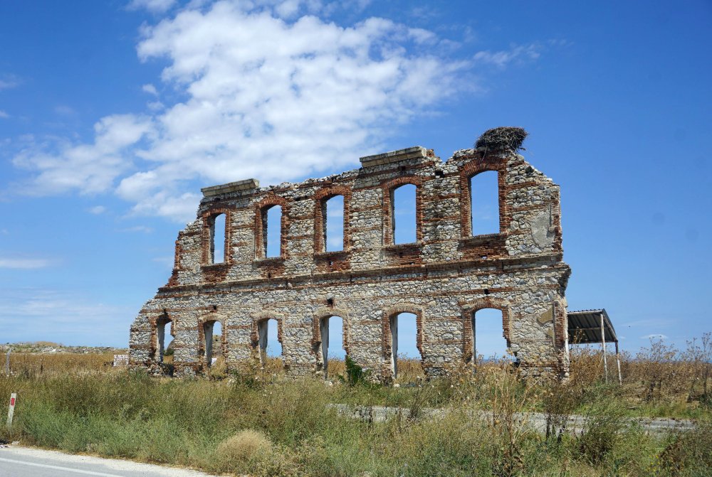 Direnişin sembolü olarak görülüyordu: Tek duvarı kaldı