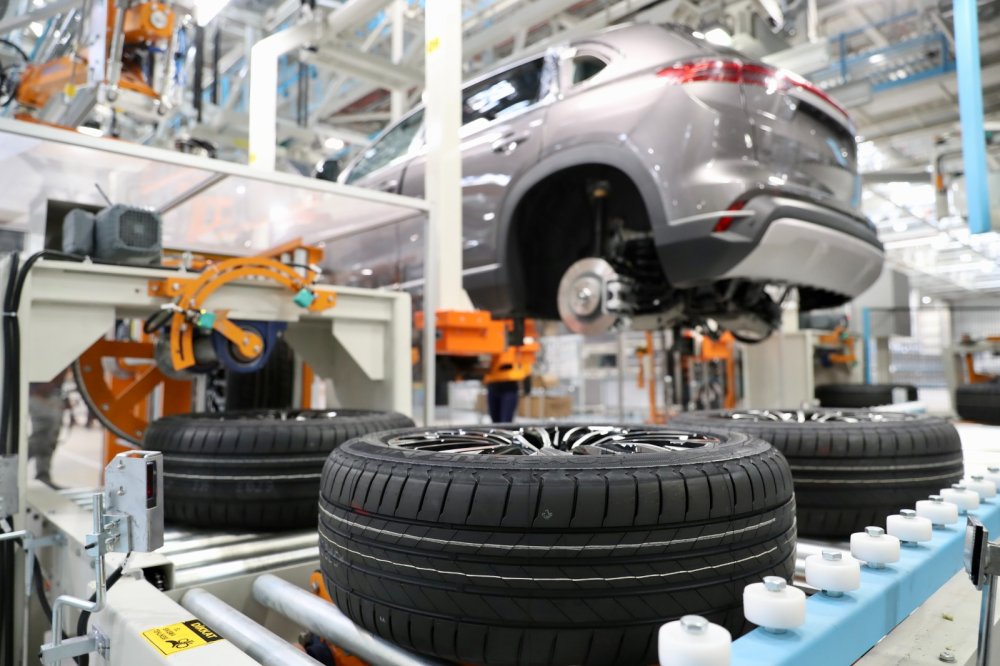 Bakanlar Togg fabrikasını ziyaret etti