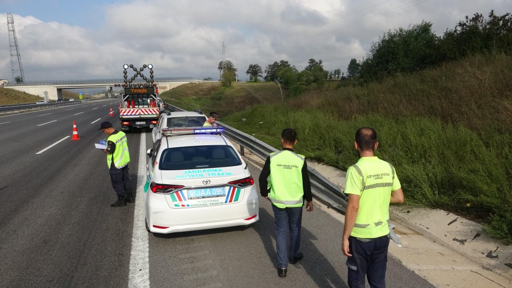 Otomobil 100 metreden yuvarlandı; sürücü ve 2 oğlu öldü, eşi yaralandı