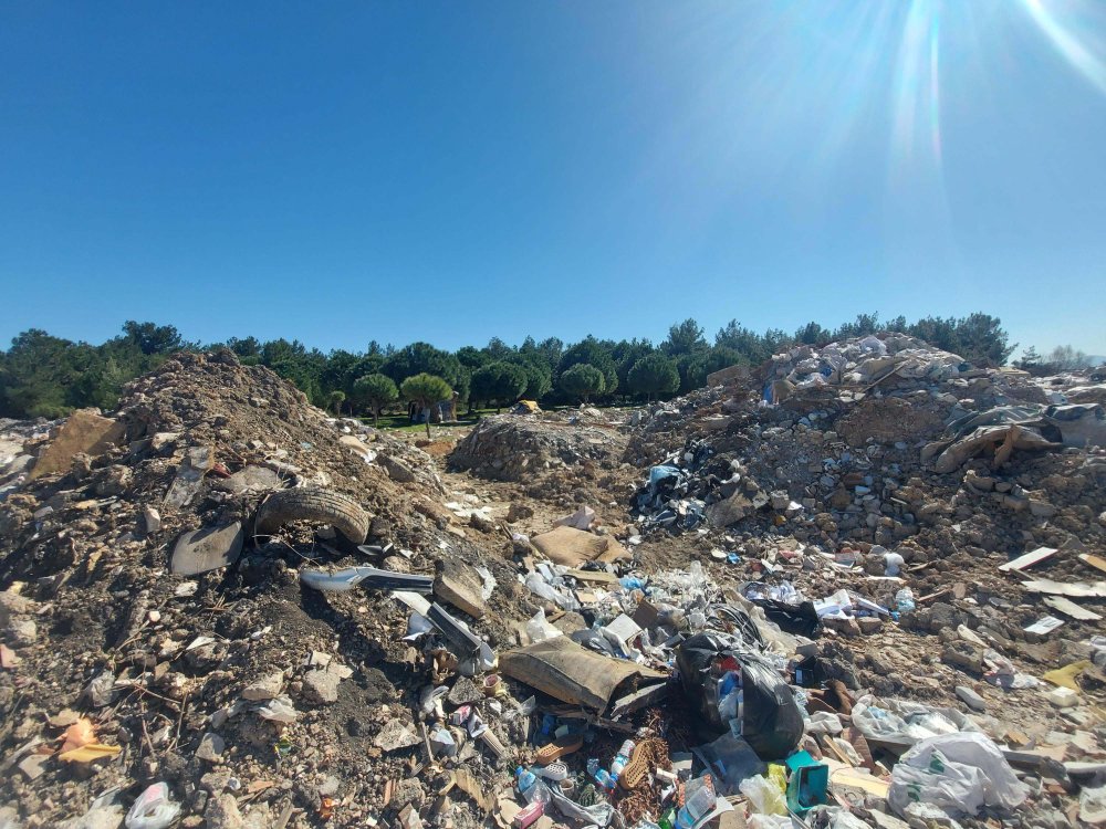 Bölge halkı yolu kapatıp eylem yaptı: 'Kararın uygulanmasını istiyoruz'