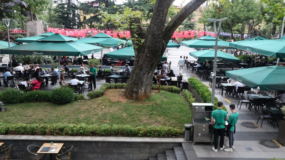 'Fahiş fiyat' mührüne 'tadilattayız' afişli kamuflaj