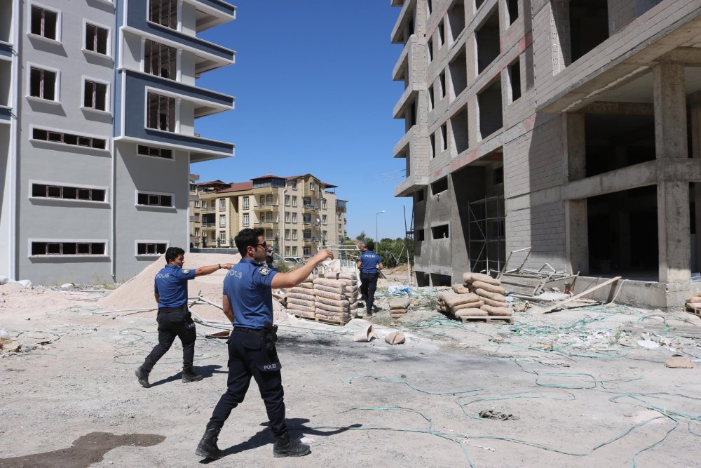 İnşaatta iskele çöktü: 2 ölü, 1 yaralı