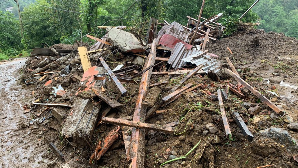 İli sağanak vurdu: 1 ev yıkıldı, 8 ev boşaltıldı