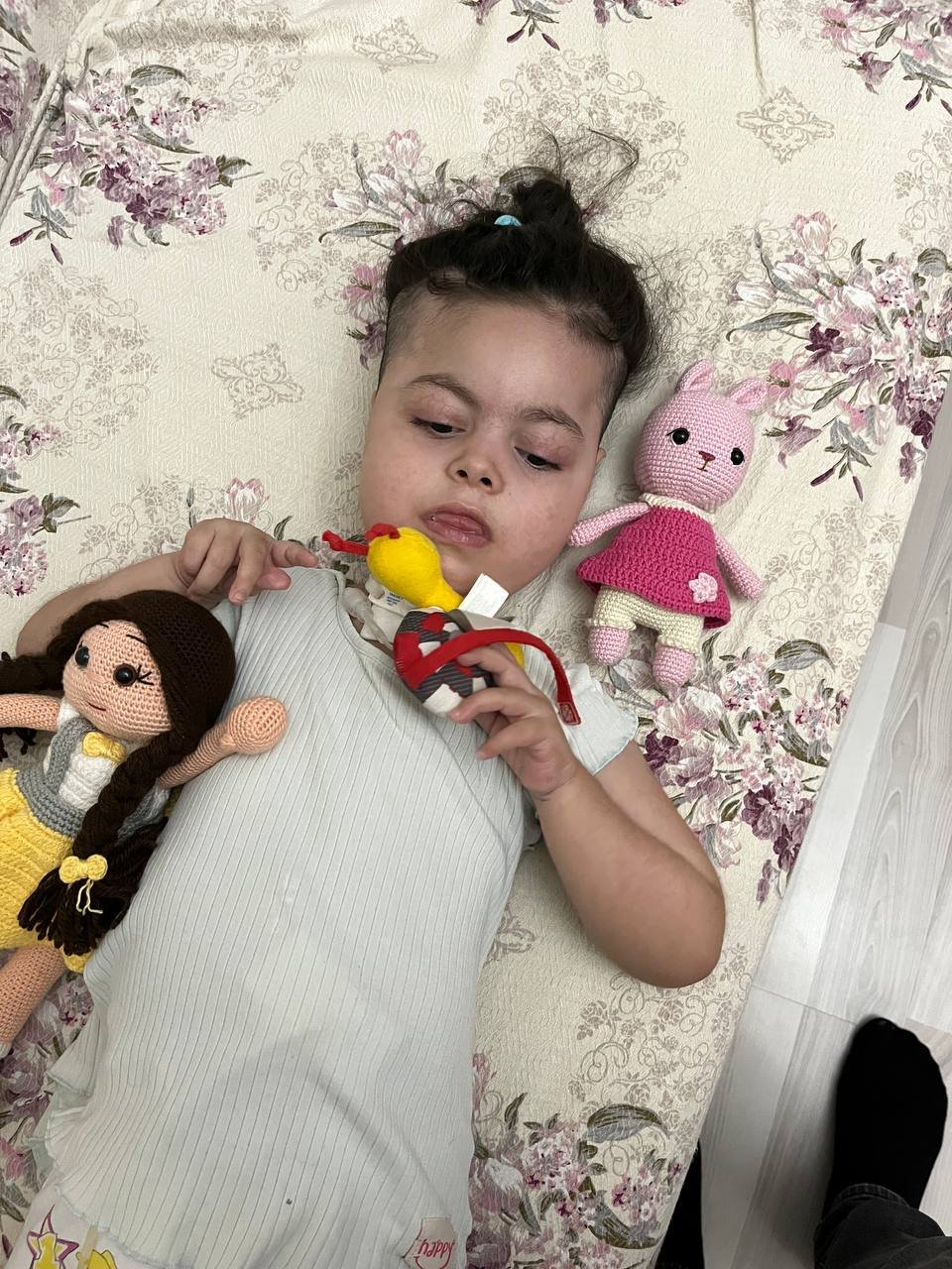 SMA'lı Ebrar'ın 7 cihaza bağlı yaşam mücadelesi: 'Kritik bir noktadayız'