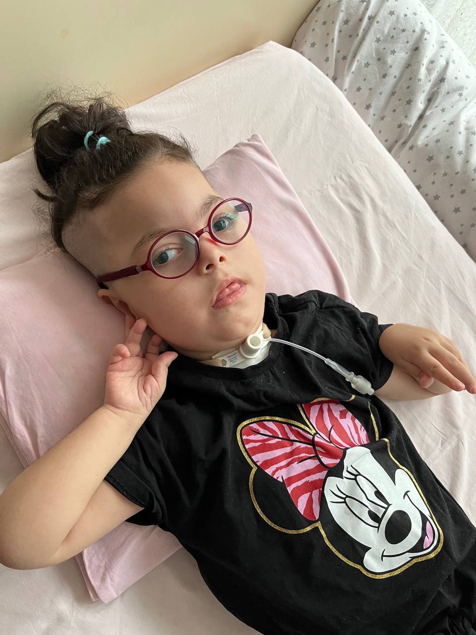 SMA'lı Ebrar'ın 7 cihaza bağlı yaşam mücadelesi: 'Kritik bir noktadayız'