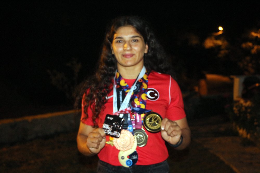 Babasından gizli antrenmanlara gitti, Avrupa Şampiyonu oldu