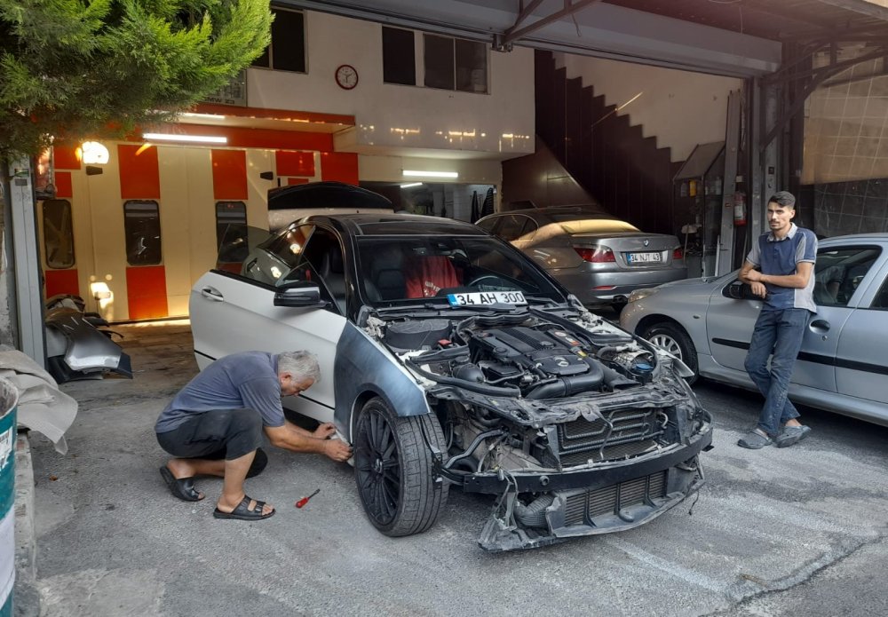 Servisteki hasarlı otomobiline gelen cezayla neye uğradığını şaşırdı: Başka bir ilde trafik cezası kesilmiş