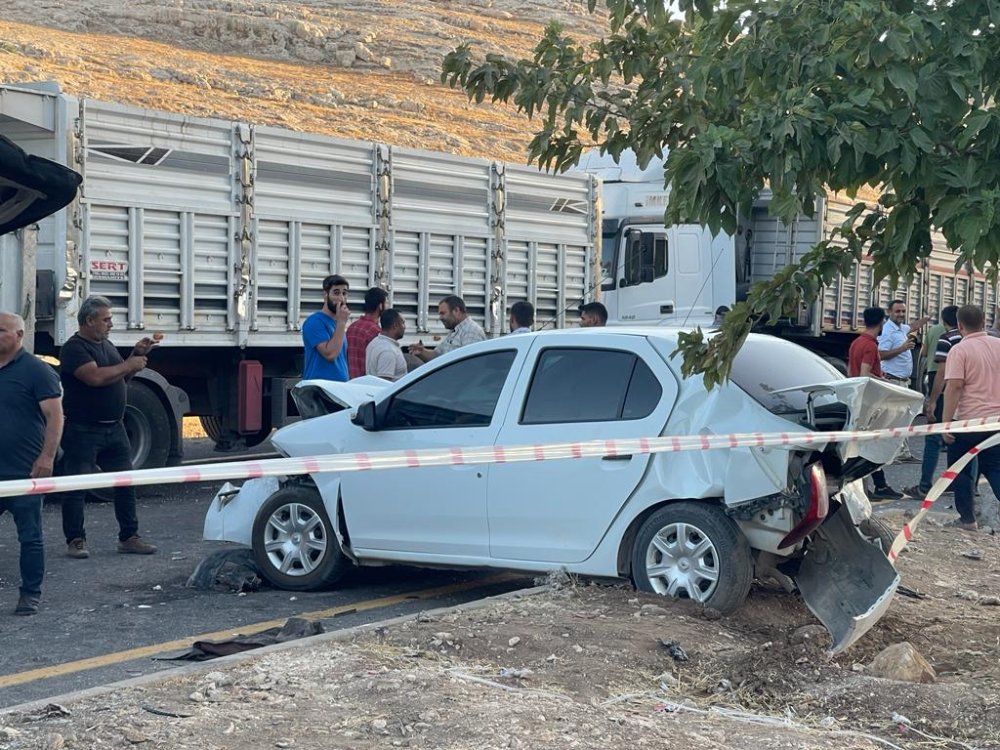 TIR 8 aracın arasına daldı! Ortalık savaş alanına döndü: 5 yaralı