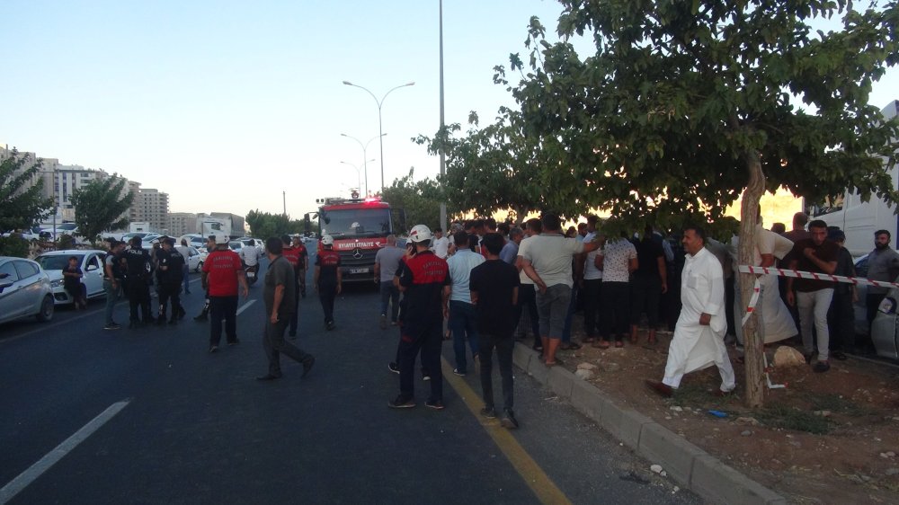 TIR 8 aracın arasına daldı! Ortalık savaş alanına döndü: 5 yaralı