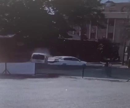 Hafif ticari araçla otomobil, kavşakta çarpıştı: 1'i bebek, 5 yaralı