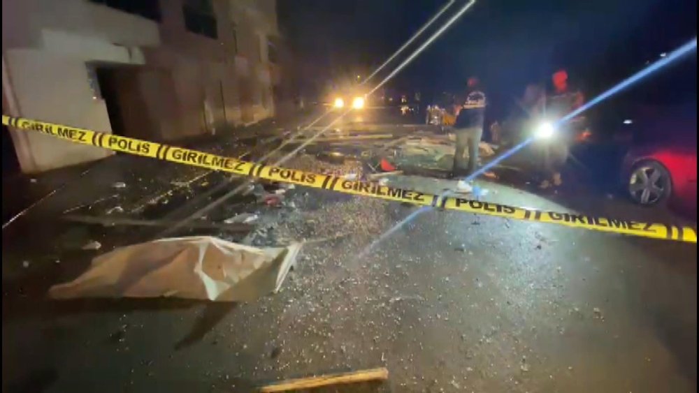 4 katlı binada patlama: 1 ölü