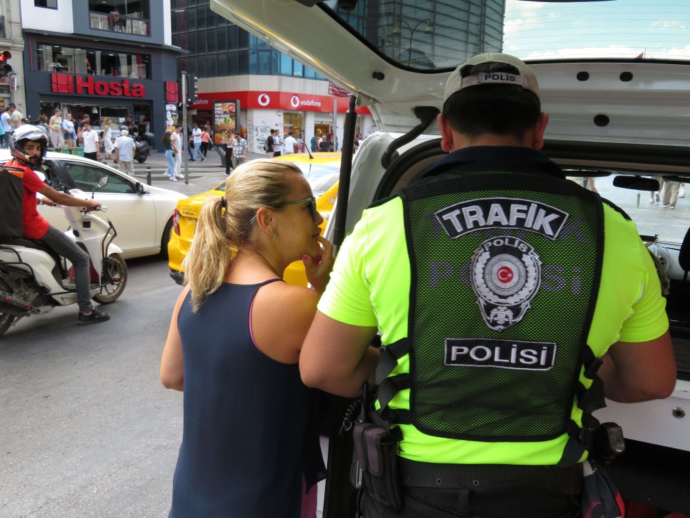 Dron destekli yaya geçidi denetimi