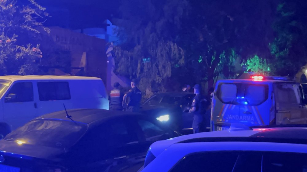 Panik anları! Otelde silahlı çatışma çıktı: 1 ölü, 3 yaralı