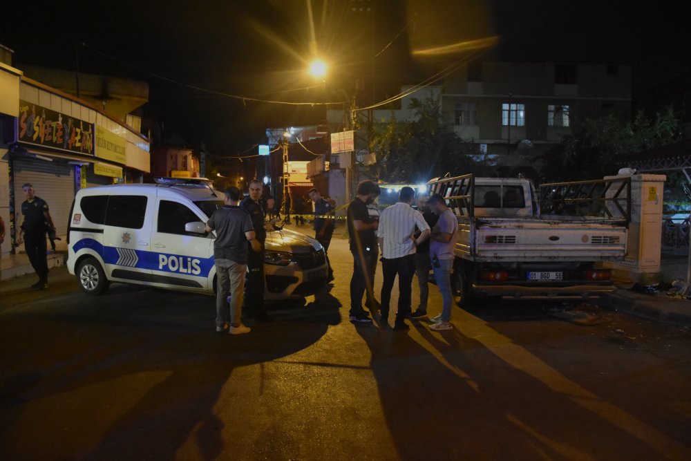 Parkta oturanlara kurşun yağdırıp kaçtılar: Yaralılar var