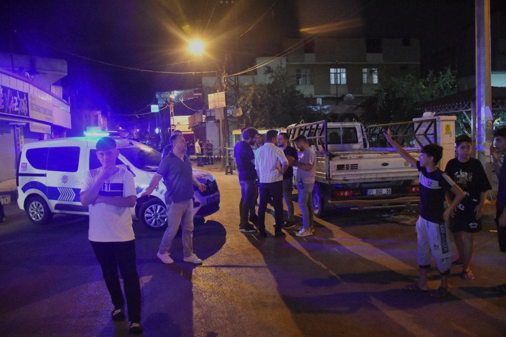 Parkta oturanlara kurşun yağdırıp kaçtılar: Yaralılar var