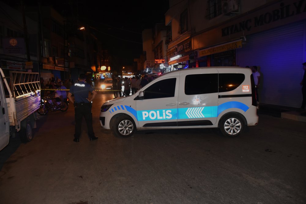 Parkta oturanlara kurşun yağdırıp kaçtılar: Yaralılar var