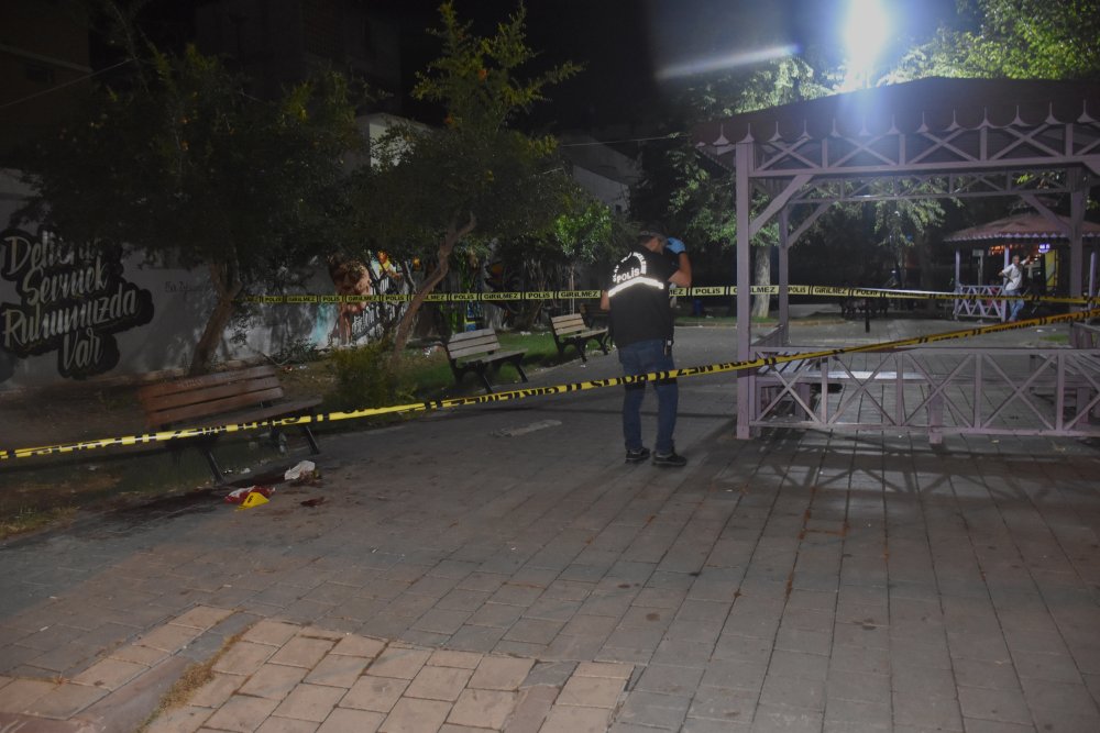 Parkta oturanlara kurşun yağdırıp kaçtılar: Yaralılar var