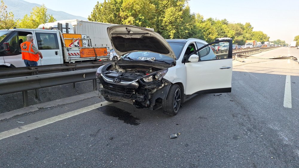 Trafiği kilitleyen kaza: Yolda 5 kilometrelik kuyruk oluştu