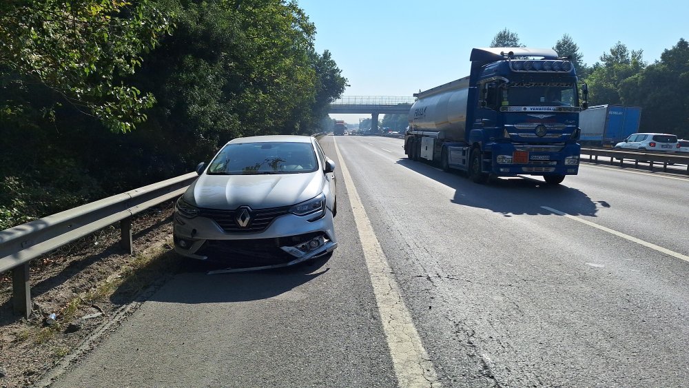 Trafiği kilitleyen kaza: Yolda 5 kilometrelik kuyruk oluştu