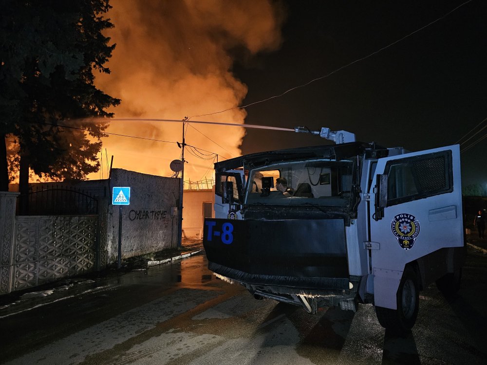 Palet imalathanesinde korkutan yangın!