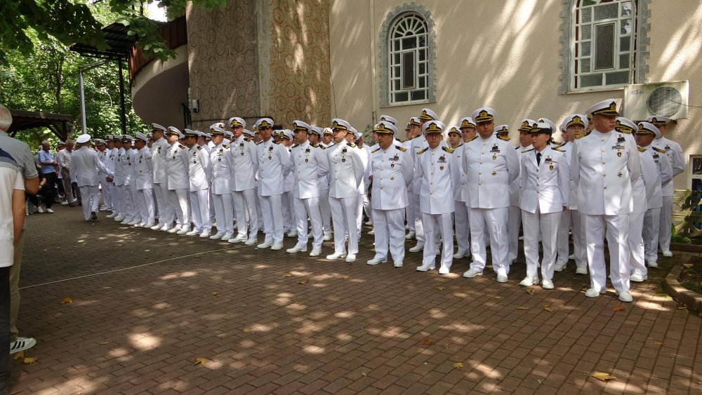 Emekliye ayrıldıktan 2 gün sonra Tuğamiral yaşamını yitirdi